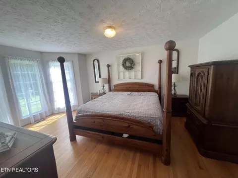 Bedroom - 342 Vine Ave, Oneida, TN 37841 photo 2 of 6