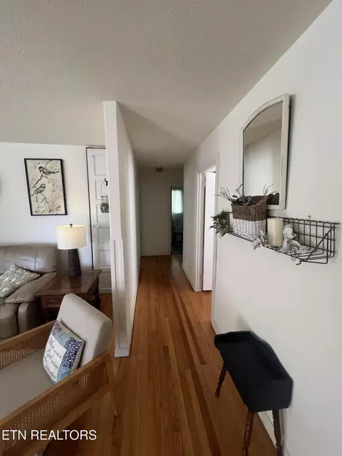 Entry Way - 342 Vine Ave, Oneida, TN 37841 photo 1 of 2