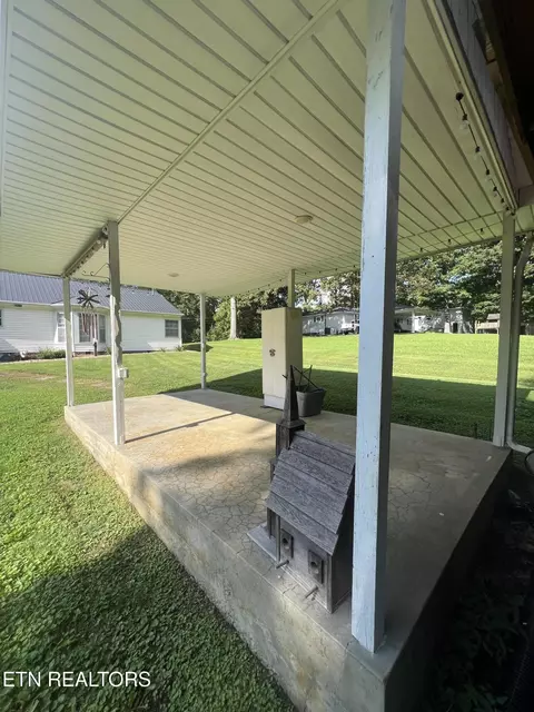 Exterior - 342 Vine Ave, Oneida, TN 37841 photo 9 of 14