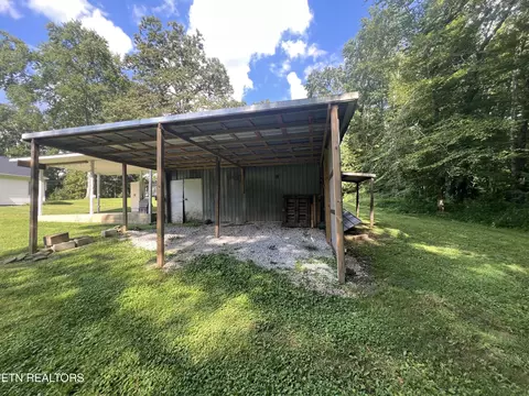 Exterior - 342 Vine Ave, Oneida, TN 37841 photo 7 of 14