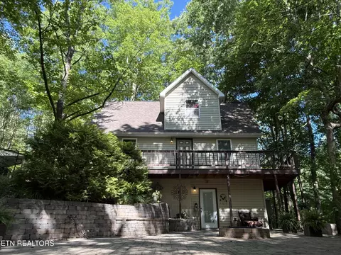 4039 Barb Hollow Rd, Walland, TN 37886