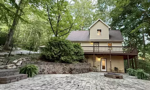 4039 Barb Hollow Rd, Walland, TN 37886