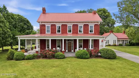 240 Maplehurst Ln, Bluff City, TN 37618