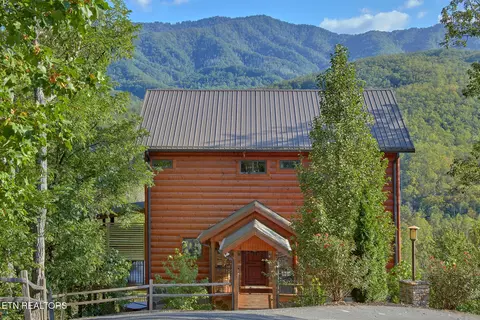 4310 Firefly View Way, Gatlinburg, TN 37738