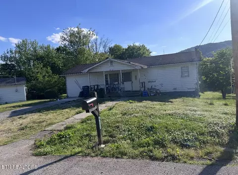 200 Mccarroll Ave, Harriman, TN 37748