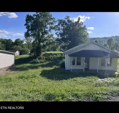 123 Redwood Dr, Harriman, TN 37748