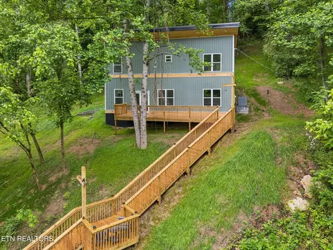 213 Hidden Valley Rd, Clinton, TN 37716