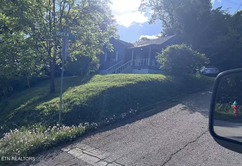 429 Sewanee St, Harriman, TN 37748