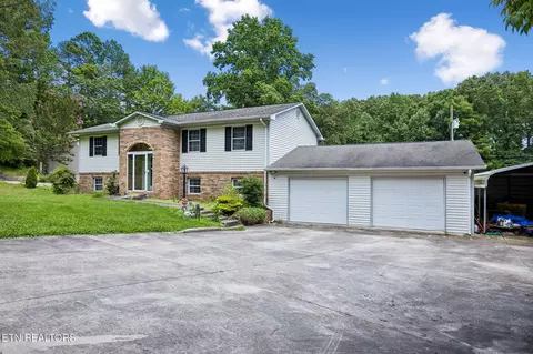 663 W Hills Dr, Harriman, TN 37748
