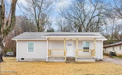 302 Susong Dr, Knoxville, TN 37912
