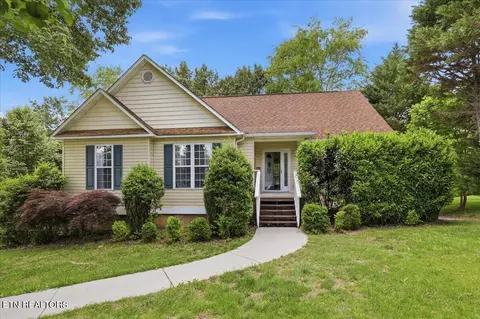 1138 Vista Dr, Sevierville, TN 37862