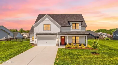 234 Clover Cir, Lenoir City, TN 37772