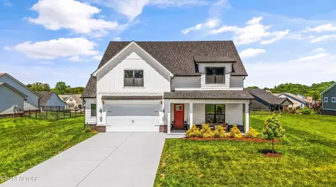 234 Clover Cir, Lenoir City, TN 37772