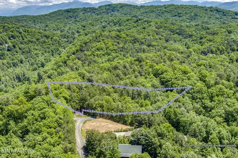 Sassafras Tr, Sevierville, TN 37876