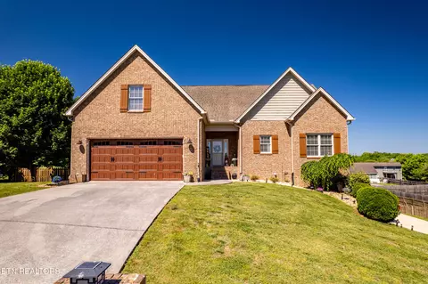 1363 River Run Cir, Sevierville, TN 37876