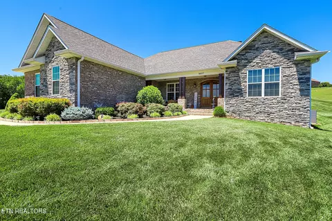 9607 Gunnies Dr, Kodak, TN 37764