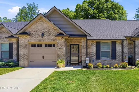 5922 Knox Hill Way, Knoxville, TN 37912
