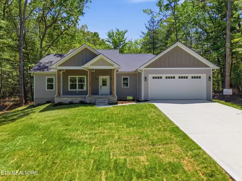 177 Hawes Cir, Crossville, TN 38558