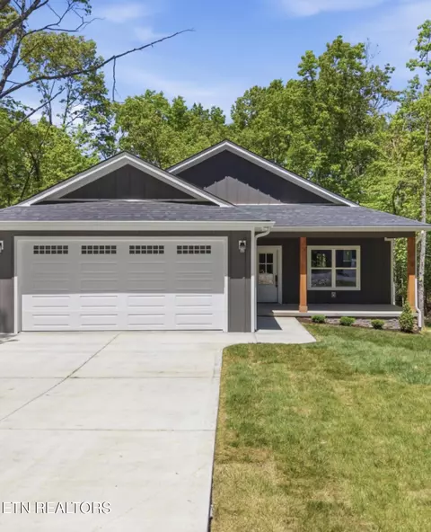 172 Hawes Cir, Crossville, TN 38558