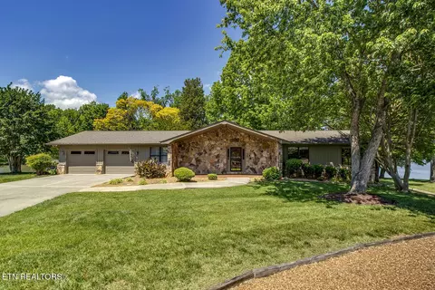 3701 River Trace Ln, Knoxville, TN 37920