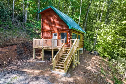 983 Stans Rd, Gatlinburg, TN 37738