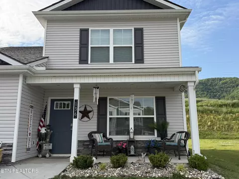 136 S Blissful Meadows Dr, Harriman, TN 37748
