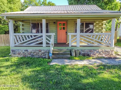 909 W Morris St, Sweetwater, TN 37874