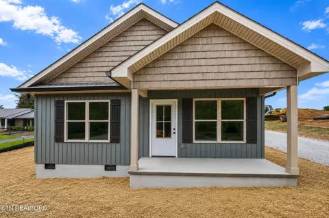 518 Blockhouse Valley Rd, Clinton, TN 37716