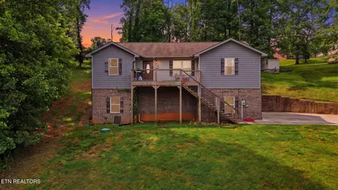 3259 River Pointe Cir, Kodak, TN 37764