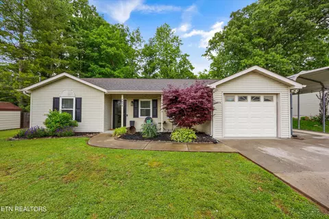 7674 Trey Oaks Ln, Knoxville, TN 37918