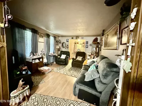 Living - 243 Goat Town Rd, Ewing, VA 24248 photo 2 of 2