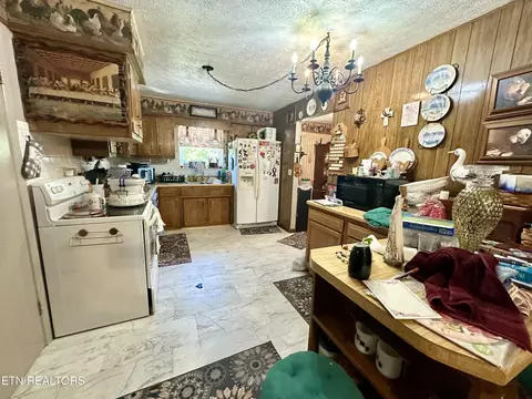 Kitchen - 243 Goat Town Rd, Ewing, VA 24248 photo 2 of 2