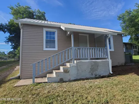 2705 Cecil Ave, Knoxville, TN 37917
