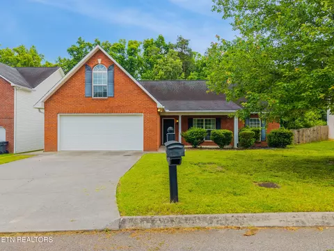 9918 Coral Springs Ln, Knoxville, TN 37922
