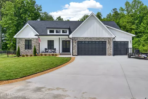 355 Shadows Lawn Dr, Athens, TN 37303