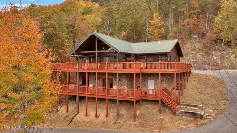 3060 Walden Ridge Rd, Sevierville, TN 37862