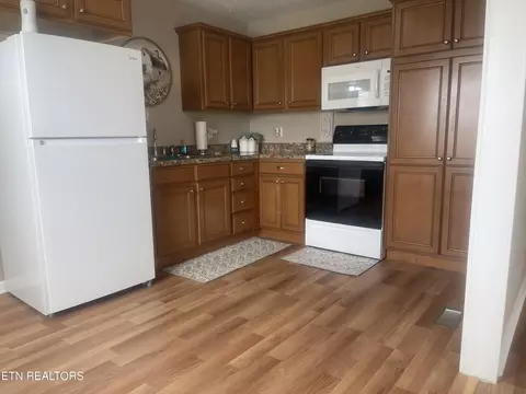 Kitchen - 295 Forge Ridge Rd, Harrogate, TN 37752 photo 1 of 2