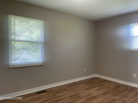 Bedroom - 295 Forge Ridge Rd, Harrogate, TN 37752 photo 2 of 4