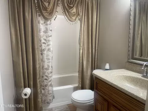 Bath - 295 Forge Ridge Rd, Harrogate, TN 37752 photo 1 of 2