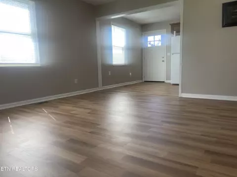 Living - 295 Forge Ridge Rd, Harrogate, TN 37752 photo 2 of 3