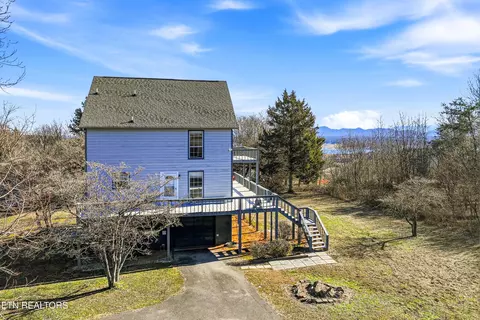 2812 Burnett Dr, Kodak, TN 37764