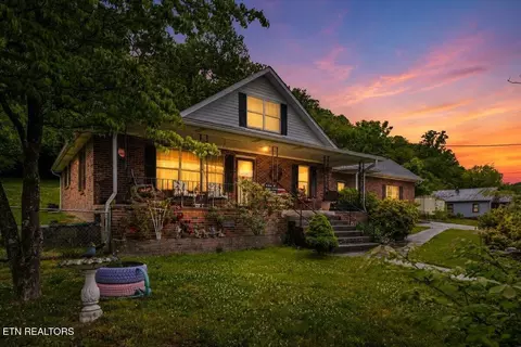915 Cherry St, La Follette, TN 37766