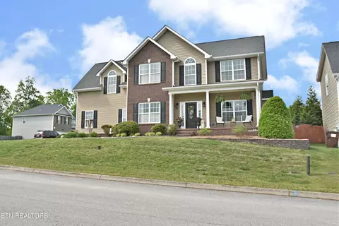 2001 Mahogany Wood Tr, Knoxville, TN 37920