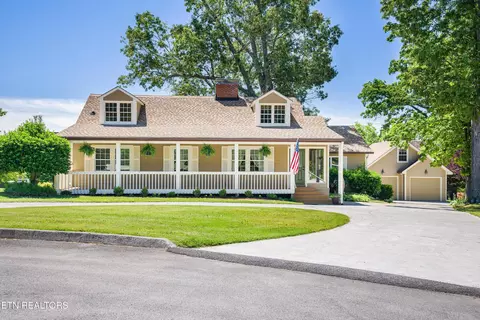 299 Zane Ln, Lenoir City, TN 37772