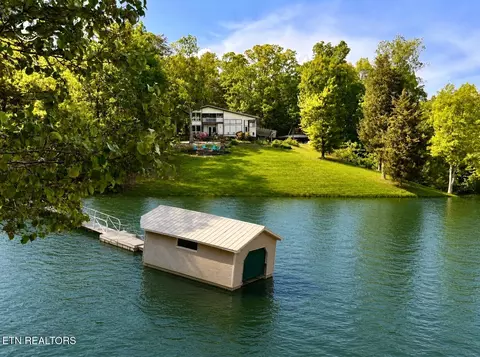 1910 Laramie Tr, Dandridge, TN 37725