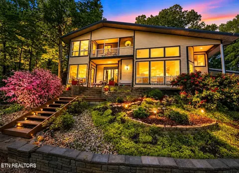 1910 Laramie Tr, Dandridge, TN 37725