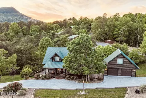 1347 Zachary Thomas Ln, Sevierville, TN 37876