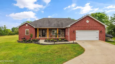 217 Paradise Ln, Maryville, TN 37801