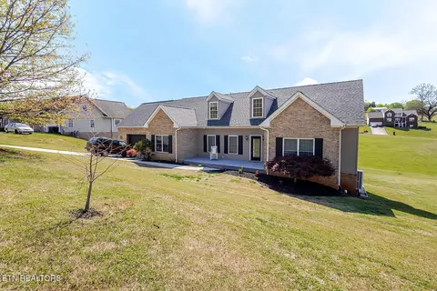 1774 Derby Downs Dr, Friendsville, TN 37737