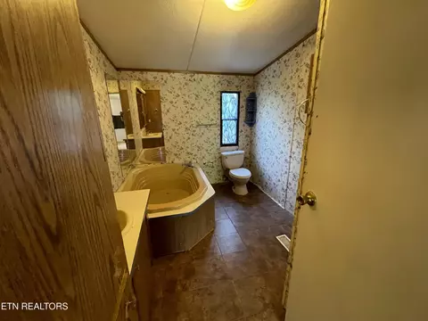 Bath - 110 3rd St, Corryton, TN 37721 photo 1 of 3